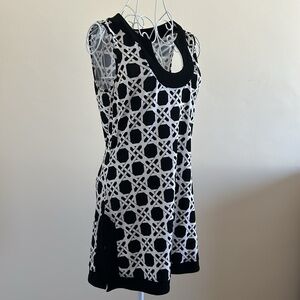 Size M | White House Black Market | Tunic, Geometric Print, 3/4 Sleeve